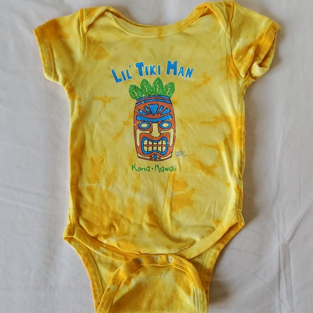 Rabbit Skins Tie Dye Lil Tiki Man Onesie Yellow Size 18 MONTHS